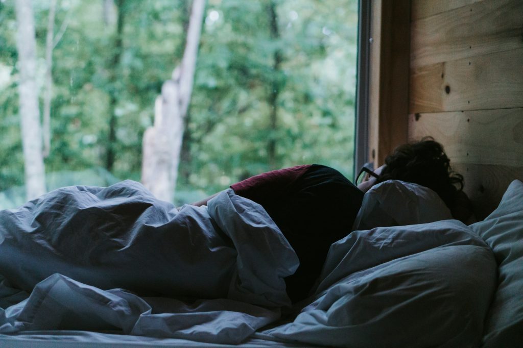 Comment arrêter de penser au travail le soir pour dormir