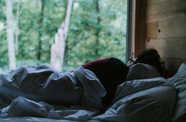 Comment arrêter de penser au travail le soir pour dormir