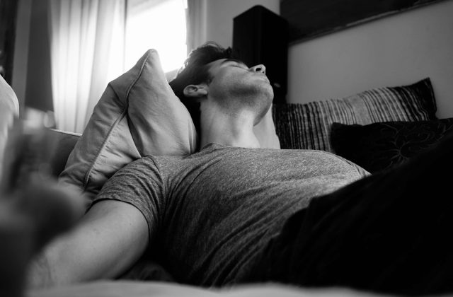 Trop fatigué pour dormir : le mécanisme (et la solution)